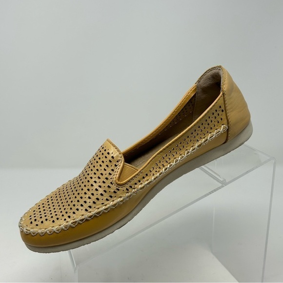 Earth Origins Lark Lizzy Amber Yellow Leather Perforated Loafers Size 9 - Picture 3 of 12